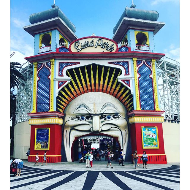 10817578_570219619794572_698872249_n